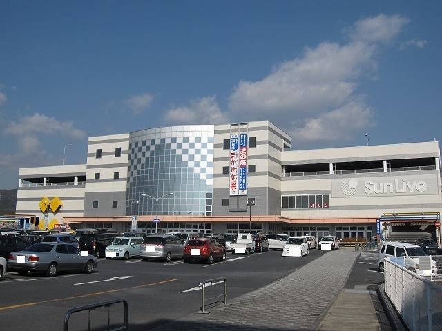 近くのサンリブ下松店まで650m(徒歩9分)