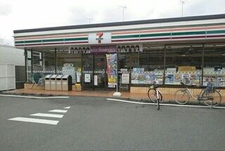 近くのコンビニまで450m（徒歩6分）