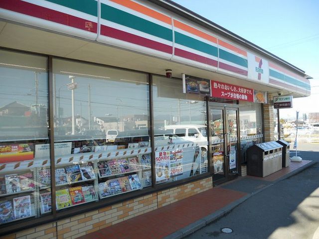 近くのコンビニまで950m（徒歩12分）