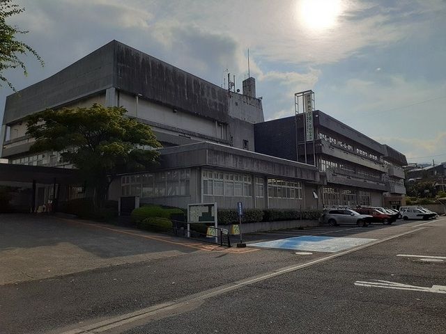 近くの渋川市役所まで1,200m（徒歩15分）