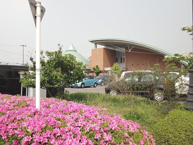 近くの瑞穂図書館　本館まで350m（徒歩5分）