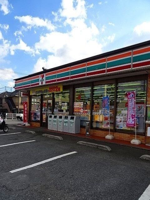 近くのコンビニまで500m（徒歩7分）