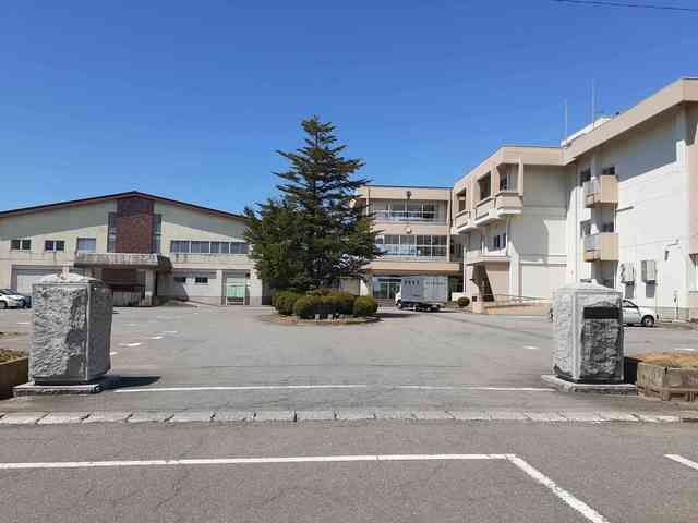 近くの鶴岡市立藤島小学校まで431m（徒歩6分）