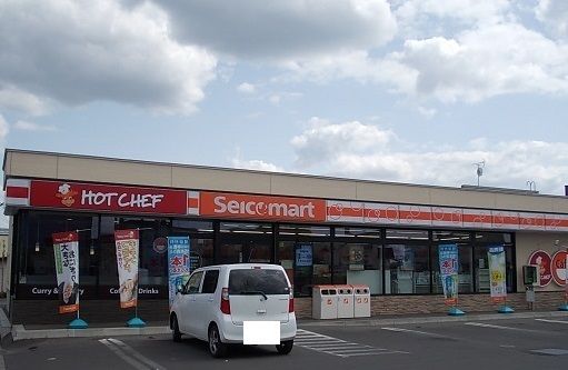 近くのコンビニまで1,300m（徒歩17分）