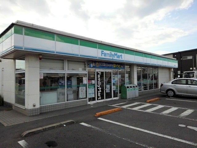 近くのファミリーマート多度津南鴨店まで800m(徒歩10分)