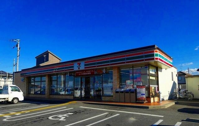 近くのセブンイレブン安土常楽寺店様まで700m（徒歩9分）