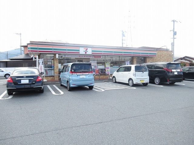 近くのセブンイレブン防府新田店まで1,100m(徒歩14分)
