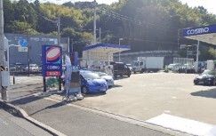 近くのガソリンスタンドまで1,140m（徒歩15分）