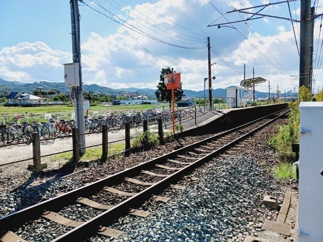 近くの駅まで1,300m（徒歩17分）