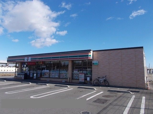 近くのセブンイレブン藤岡森店まで750m（徒歩10分）