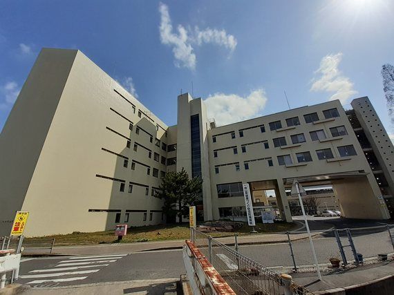 近くの岡山県健康づくり財団付属病院まで1,100m（徒歩14分）