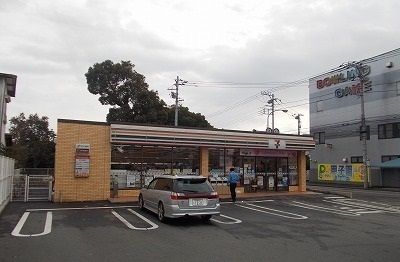 近くのセブンイレブン三島松本南店まで550m(徒歩7分)