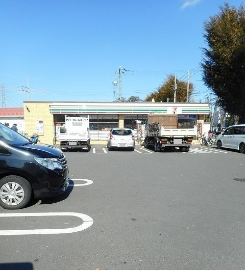 近くのセブンイレブンまで1,000m（徒歩13分）