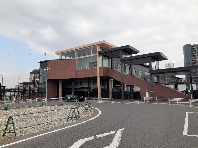 近くの駅まで1,300m（徒歩17分）