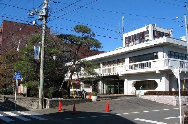 近くの城山総合事務所まで1,100m(徒歩14分)