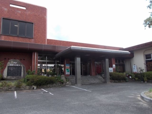 近くの福山卸町センター簡易郵便局まで400m（徒歩5分）