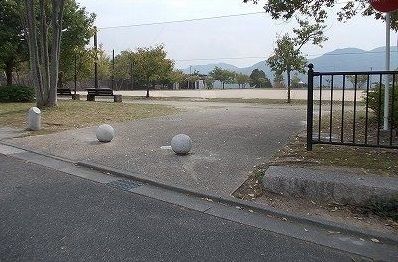 近くの公園まで650m（徒歩9分）