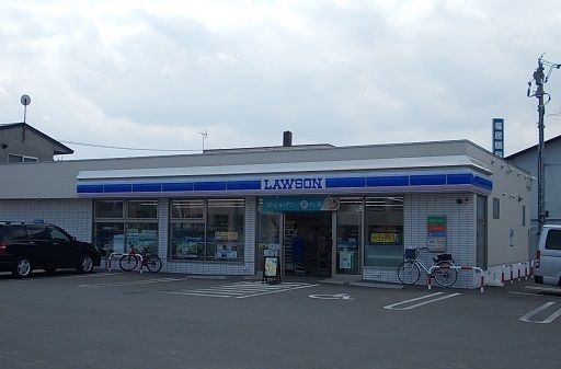 近くのローソン旭川豊岡４条１丁目店まで550m（徒歩7分）