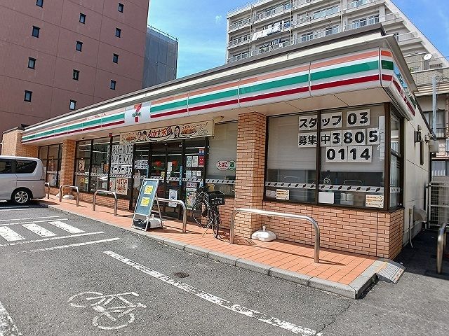 近くのセブンイレブンまで450m(徒歩6分)