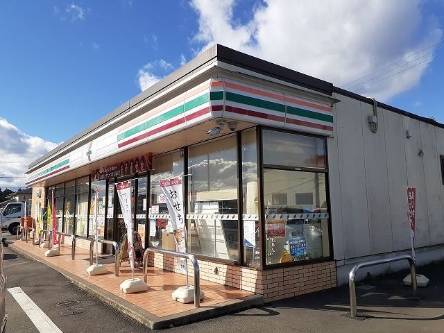 近くのセブンイレブン大沢店まで1,200m(徒歩15分)