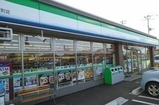 近くのファミリーマート柴田農林高校前まで450m（徒歩6分）