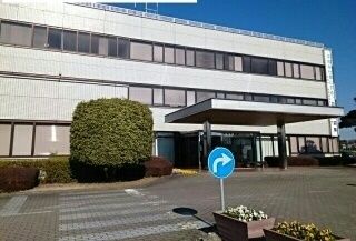 近くの市貝町役場まで910m（徒歩12分）