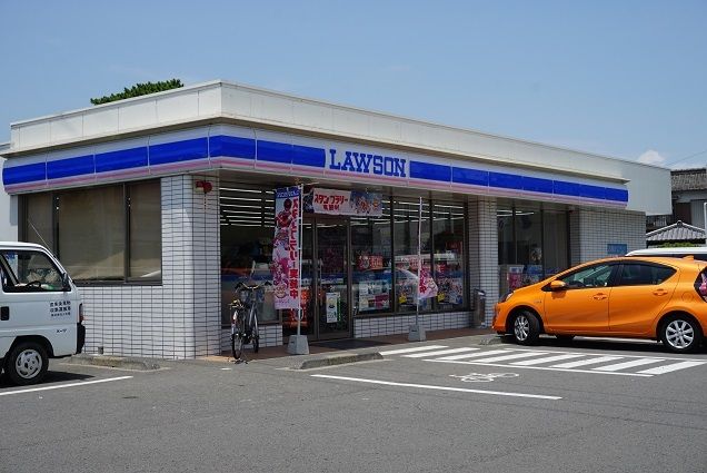 近くのローソン徳島中島田町店さんまで400m（徒歩5分）