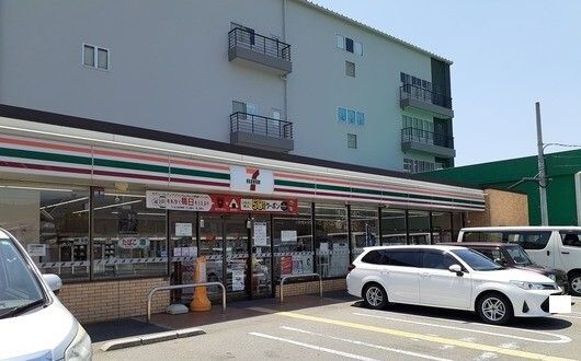 近くのセブンレブン様まで400m（徒歩5分）