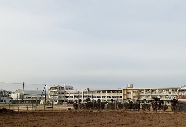 近くの前渡小学校まで1,000m(徒歩13分)