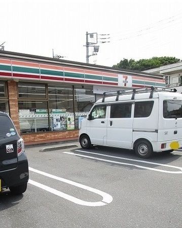 近くのセブンイレブンまで30m（徒歩1分）