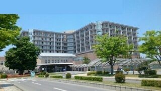 近くの公立置賜総合病院まで550m（徒歩7分）