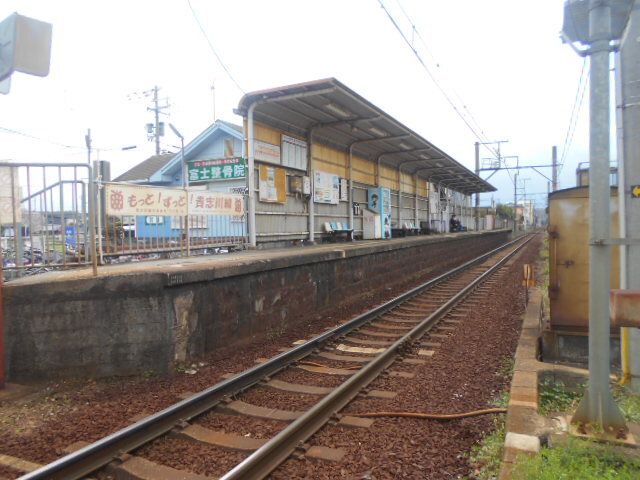近くの駅まで350m（徒歩5分）