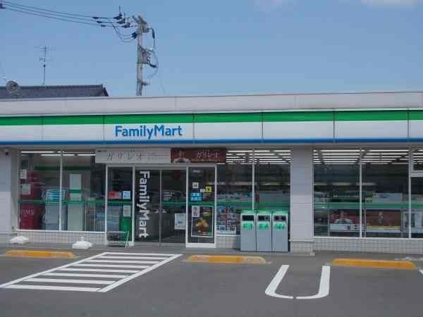 近くのコンビニまで1,100m（徒歩14分）