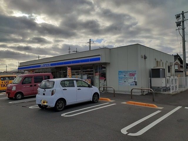 近くのローソン 倉吉小鴨店まで90m(徒歩2分)
