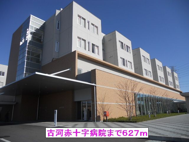 近くの病院まで627m（徒歩8分）