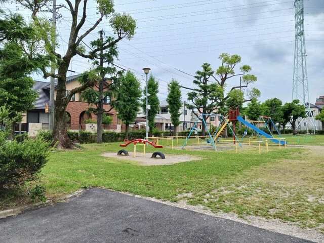 近くの本荘西公園まで350m（徒歩5分）