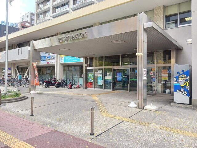 近くの早良区役所まで500m(徒歩7分)