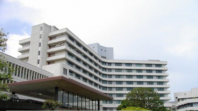 近くの北里大学病院まで2,400m（徒歩30分）