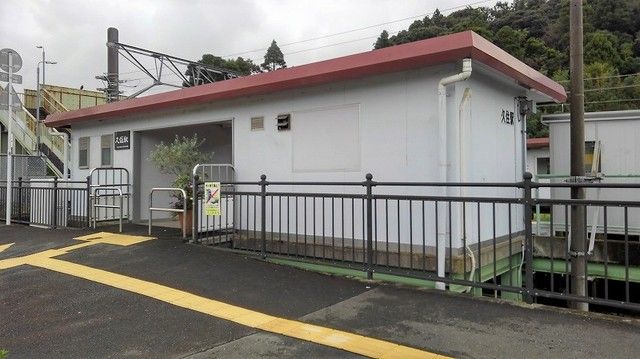 近くの駅まで400m（徒歩5分）
