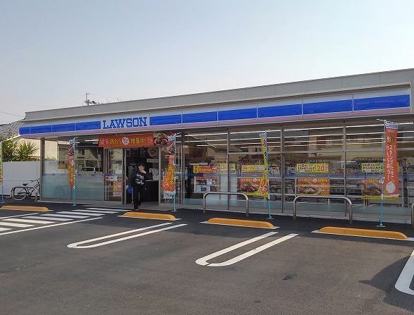 近くのローソン片島中央店まで350m（徒歩5分）
