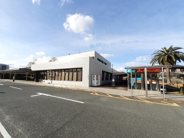 近くの粕屋町役場まで1,100m（徒歩14分）