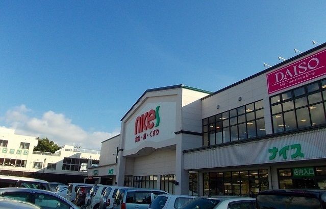 近くのスーパーまで160m（徒歩2分）