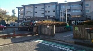 近くの小原台小学校まで476m（徒歩6分）