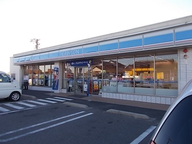 近くのローソン笠松門間店まで150m（徒歩2分）