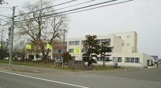 近くの一已小学校まで1,100m（徒歩14分）