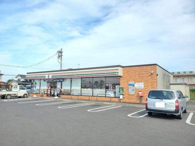 近くのセブンイレブン角田桜店まで350m(徒歩5分)