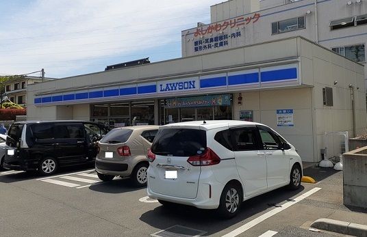 近くのローソン所沢若狭３丁目店まで300m（徒歩4分）