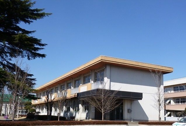 近くの中村小学校まで1,490m（徒歩19分）