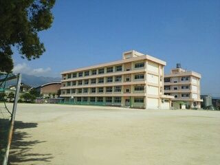 近くの春木川小学校まで600m（徒歩8分）