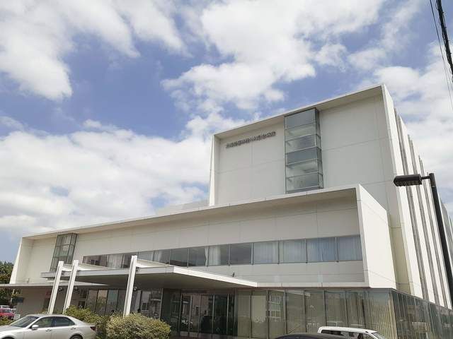 近くの北海道脳神経外科記念病院まで700m（徒歩9分）